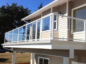 classic-glass-aluminum-railings-white-balcony
